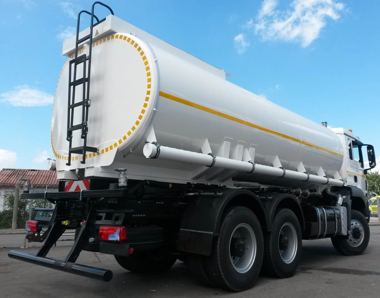 Truck Mounted Water Tanks_ Solutions & Key Benefits Explained