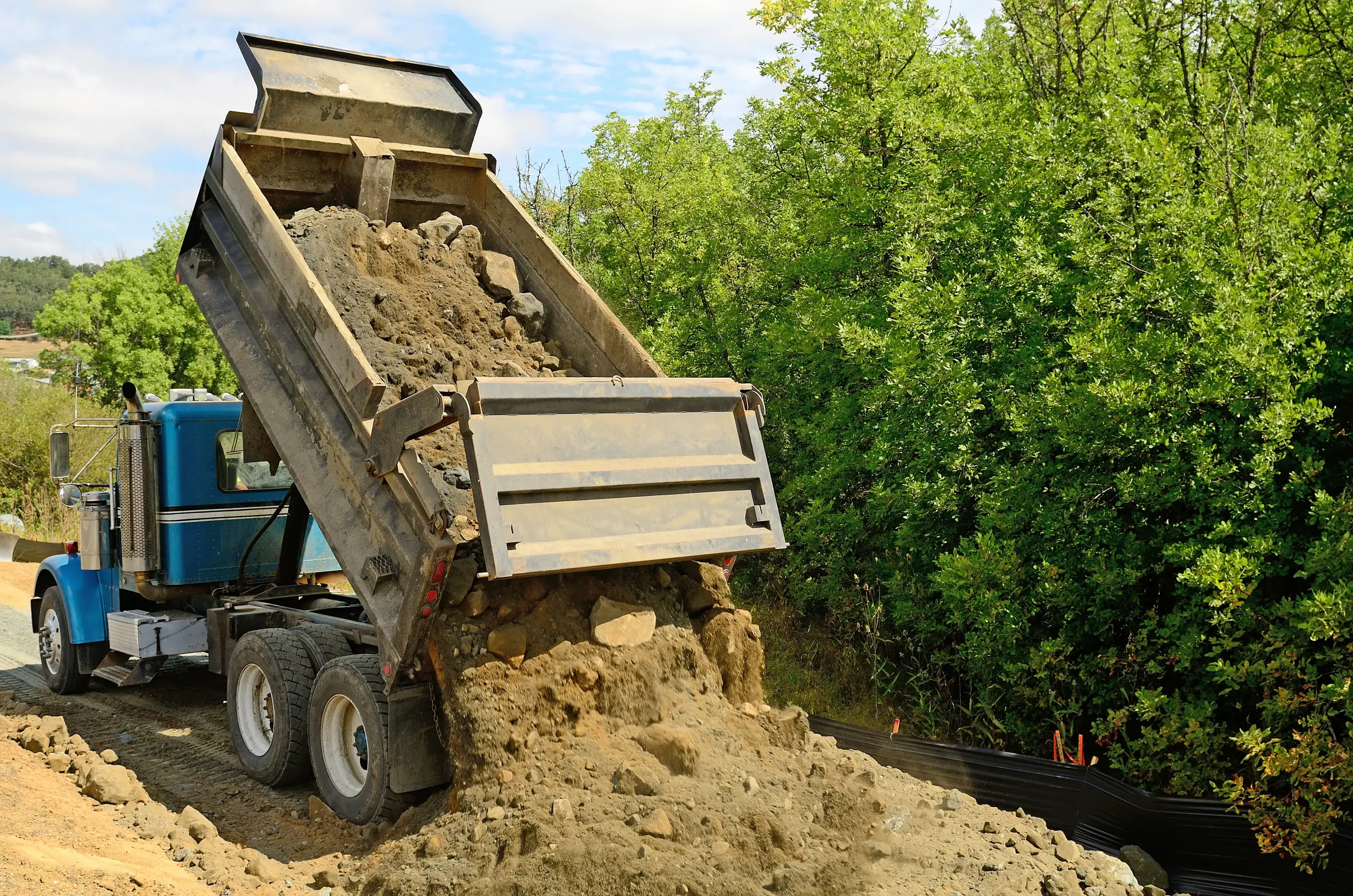 How Much Does It Cost to Lease a Dump Truck_ (2024 Guide)