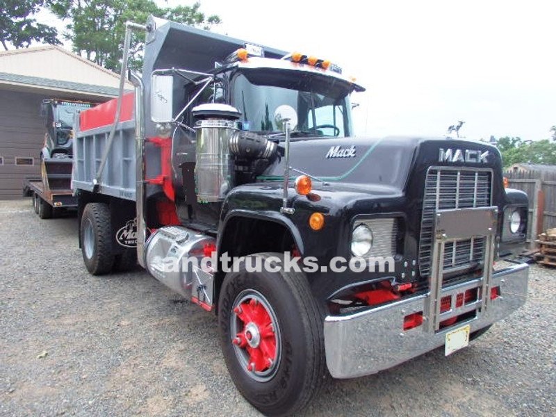 Find a Single Axle Dump Truck for Sale Near You Today