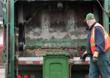 Rear Loader Garbage Trucks_ Efficient Waste Management Solutions