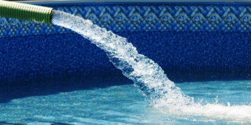 Free Water Truck Delivery to Fill Your Pool Near Me