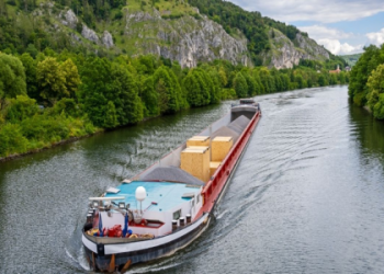 International Water Trucks_ Global Solutions for Water Transport