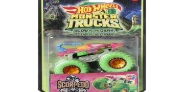 Hot Wheels Monster Trucks_ Glow in the Dark & Fire Models