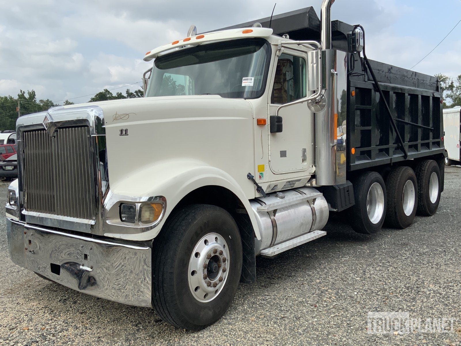 2000 International Dump Truck for Sale _ Reliable & Affordable