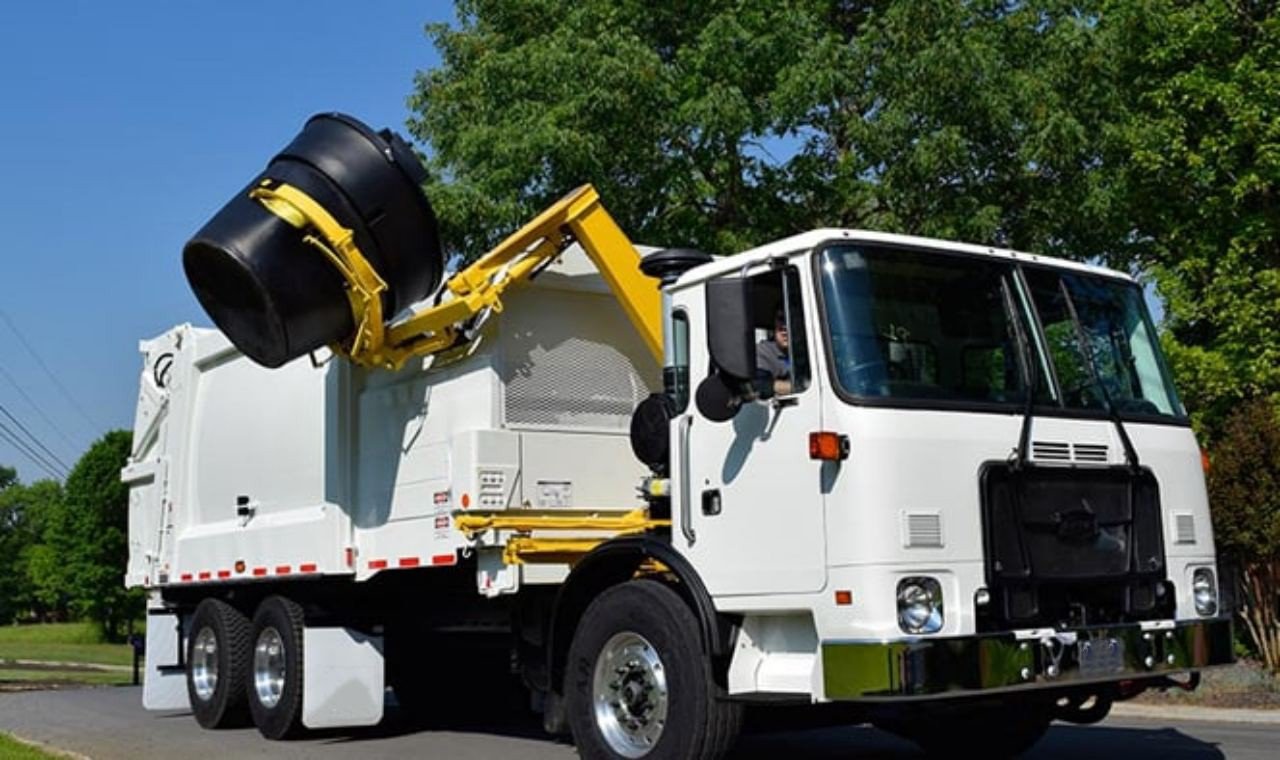 Side Loader Garbage Trucks_ Efficient Waste Collection Solutions