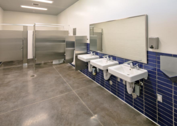 Semi Trucks With Bathrooms_ A Complete Guide for Drivers