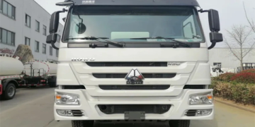 Mini Tanker Lorry Guide_ Uses, Types, and Key Specifications