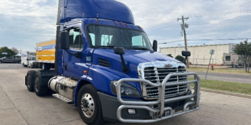 Your Local Guide to Day Cab Semi Trucks for Sale Nearby