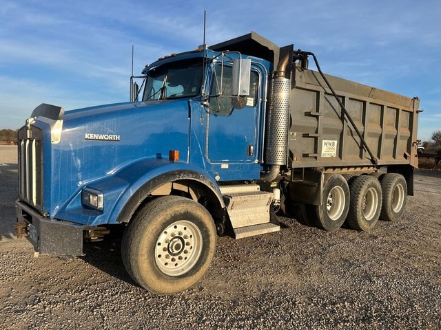 Repossessed Tri Axle Dump Trucks for Sale _ Reliable & Affordable