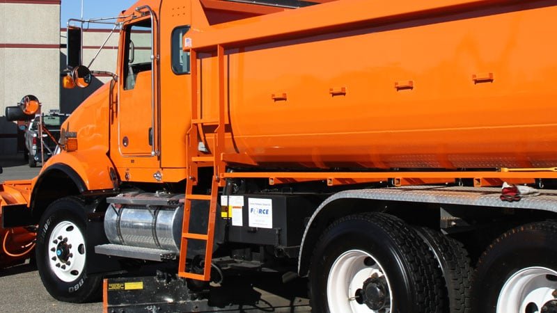 How to Choose the Right Ladder for Your Dump Truck