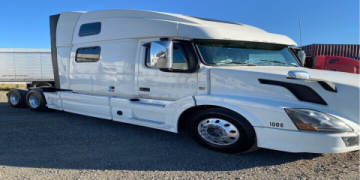 Volvo 780 Semi Truck for Sale_ Classic & Custom Options Listed