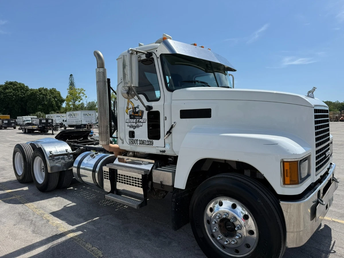 Find Daycab Semis for Sale Near You _ Local Inventory