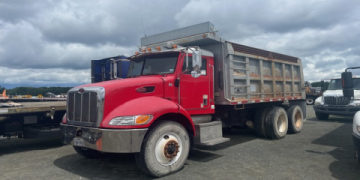 Discover Quality Peterbilt Dump Trucks for Sale by Owner Today