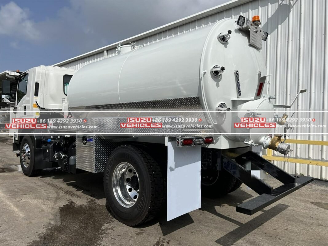 Isuzu Tank Lorry_ Specifications and Common Uses