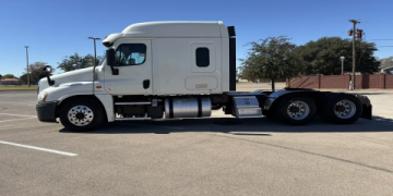 Used Freightliner Sleeper Trucks for Sale _ Find Your Rig