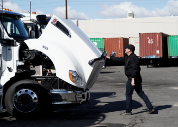 Top 5 Electric Freight Trucks Revolutionizing Transport