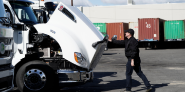 Top 5 Electric Freight Trucks Revolutionizing Transport