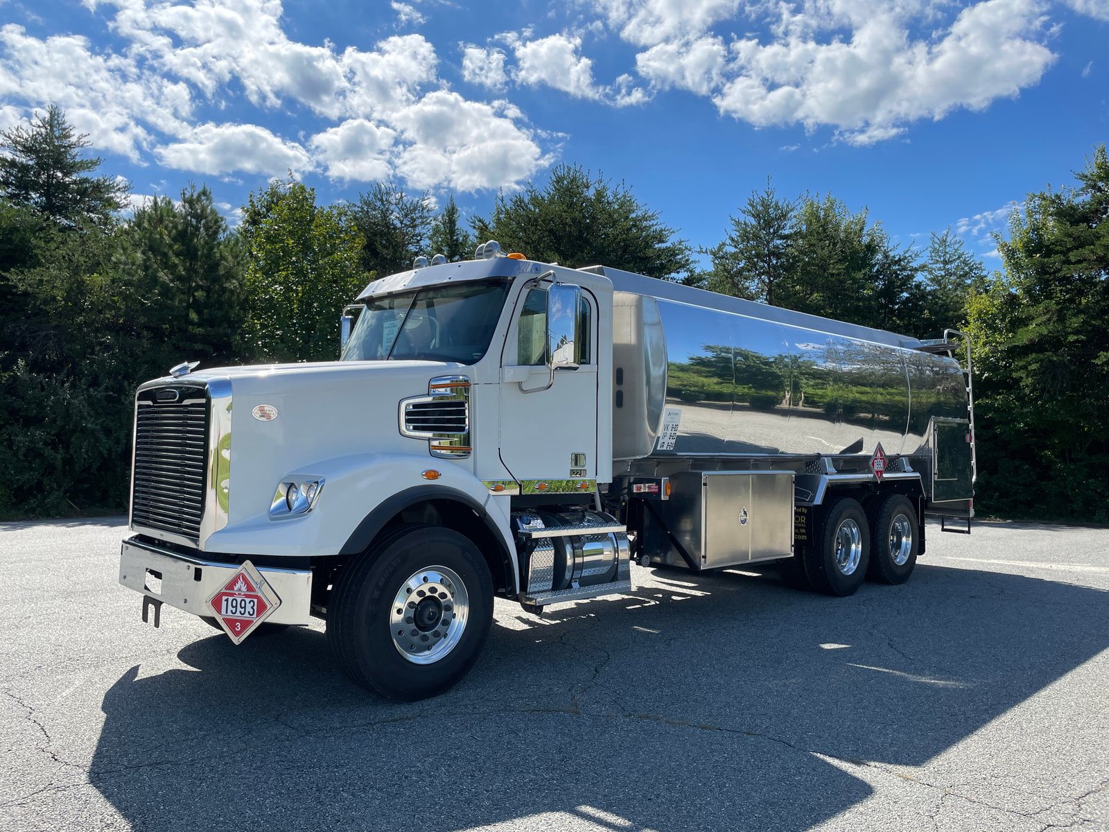 Oil Tanker Trucks for Sale _ Find Reliable Fuel Transport Vehicles