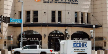 Renting vs Buying a 12-15 Cubic Meter Truck Guide