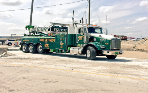 Find a Big Rig Tow Truck Near Me for Emergency Heavy Haul Transport