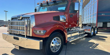 Heavy Duty Semi Trucks for Sale _ Find Your Commercial Fleet Today