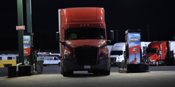 Freightliner Semi Truck Price Guide & Cost Analysis for 2024