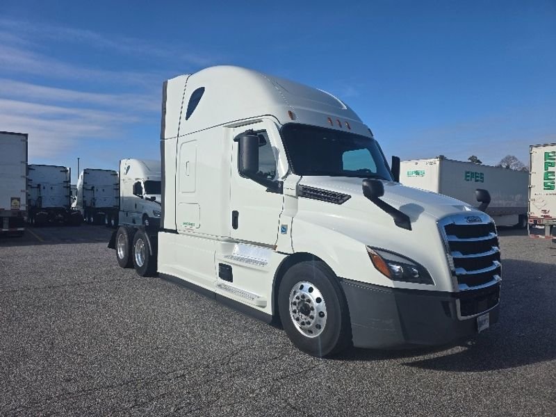 Used Freightliner Sleeper Trucks for Sale _ Find Your Rig
