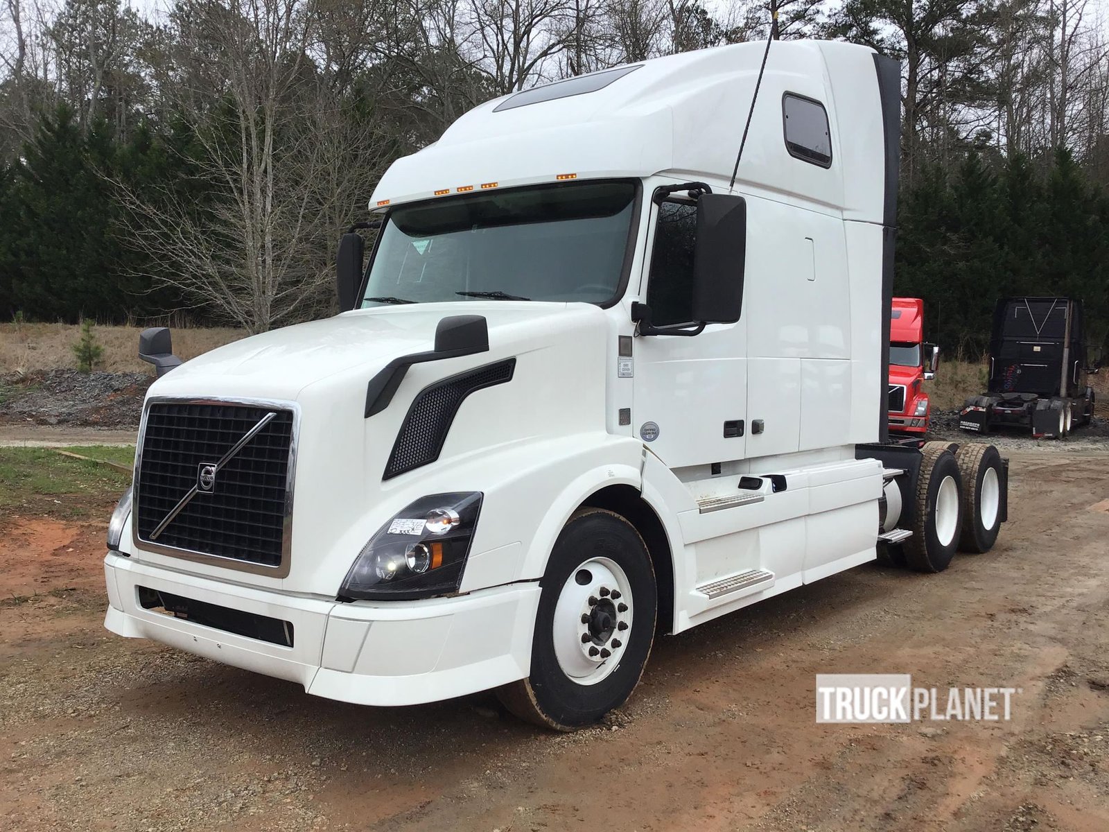 2015 Volvo Semi Trucks for Sale _ Reliable & Ready to Work