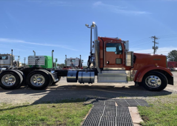 Pre-2000 Semi Trucks for Sale_ Discover Vintage Models