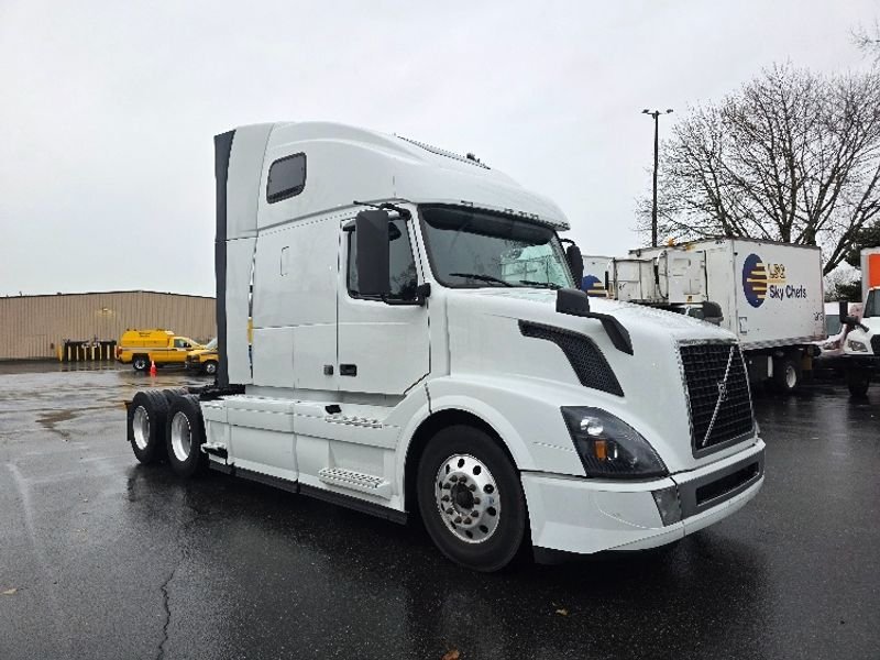 Best Value Used Semi Sleeper Trucks for Sale - Compare Models Now