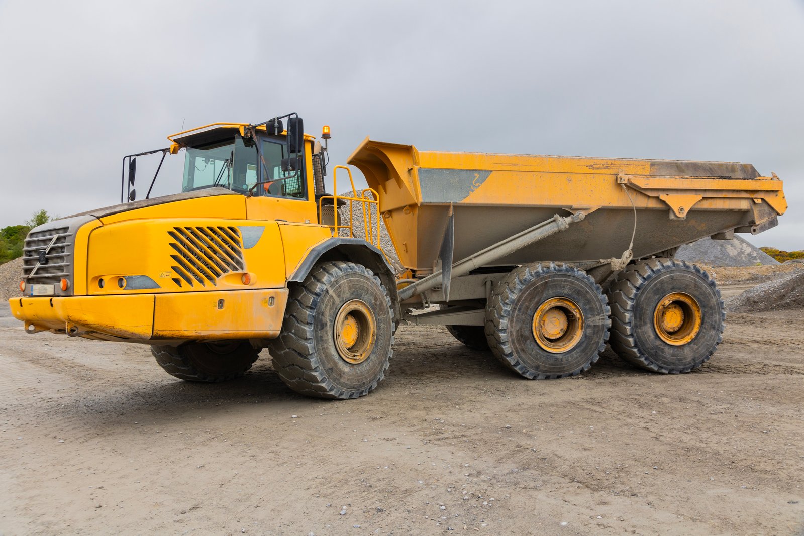 Small Articulated Dump Trucks_ Key Features and Benefits