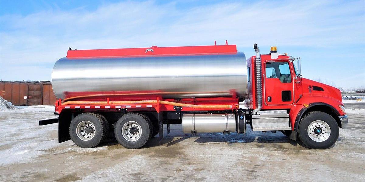 Top 5 Applications of Mini Tanker Lorries in Industry Today