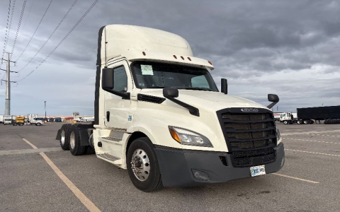 Find Day Cab Semi Trucks for Sale Near Your Location