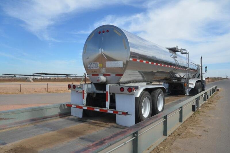 Road Milk Tanker Price Guide & Cost Factors 2024