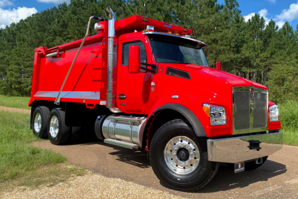 Find Owner-Sold Tri Axle Dump Trucks for Your Heavy-Duty Projects