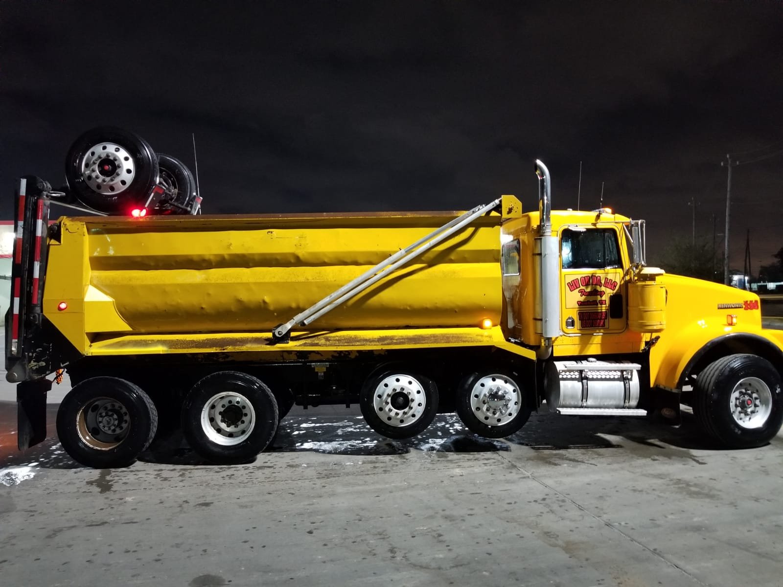 Super 16 Dump Trucks for Sale _ Find Your Heavy-Duty Hauler