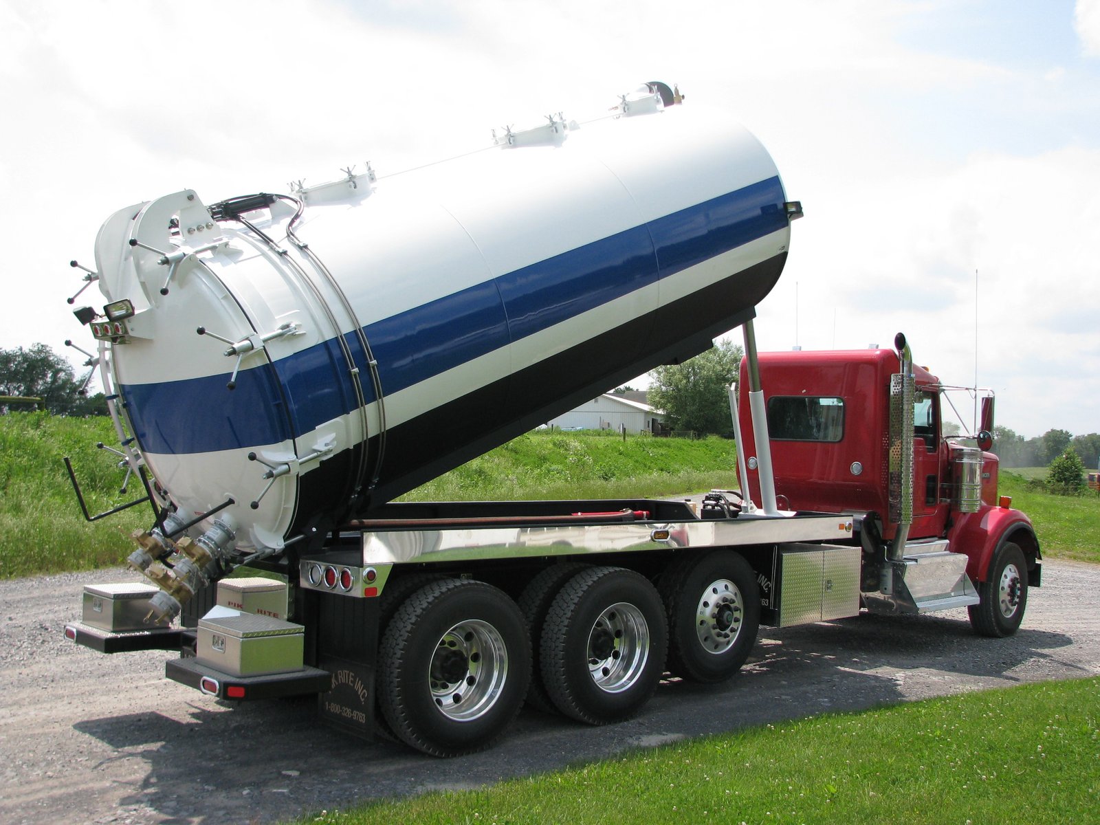 Small Vacuum Tankers for Sale _ Find Your Perfect Unit Today