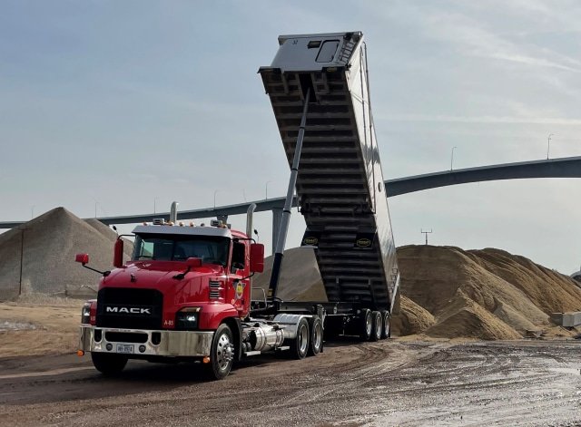 Dump Trailer Trucking Companies_ Services & How to Choose