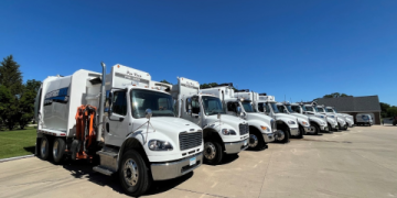 Rear Loader Garbage Trucks_ A Complete Guide for 2024