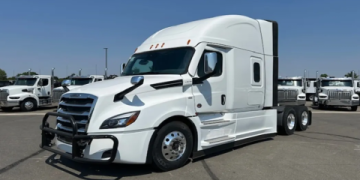 Your Guide to Buying Custom Sleeper Semi Trucks for Sale