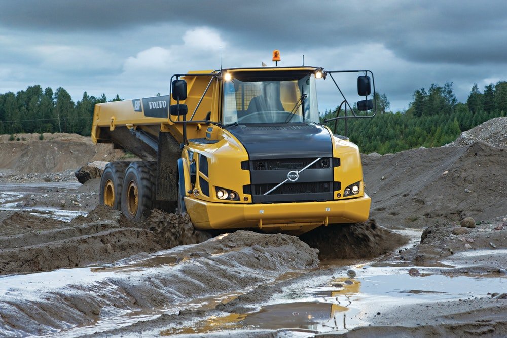 Top 5 Advantages of Using a Small Articulated Dump Truck