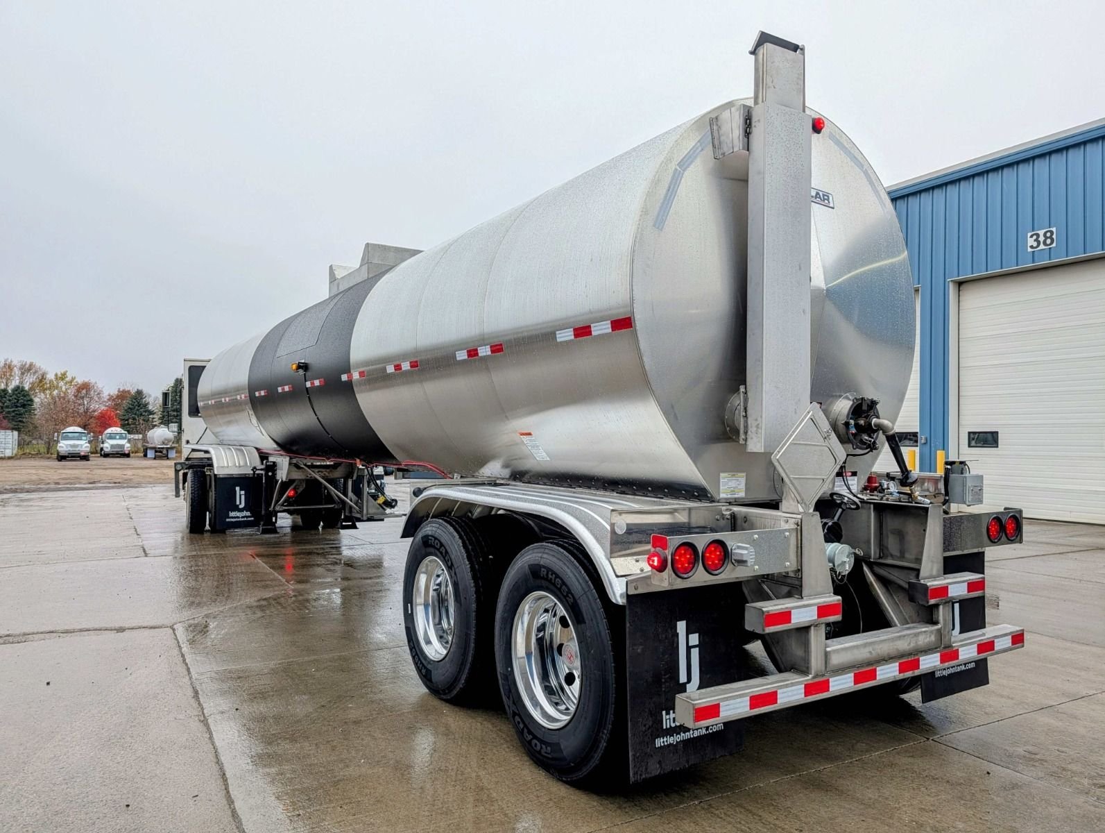 Buying Guide_ Find the Right Tanker Trailer for Sale Nearby