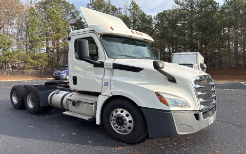 Used Day Cab Semi Trucks for Sale Near Me _ Find Local Deals