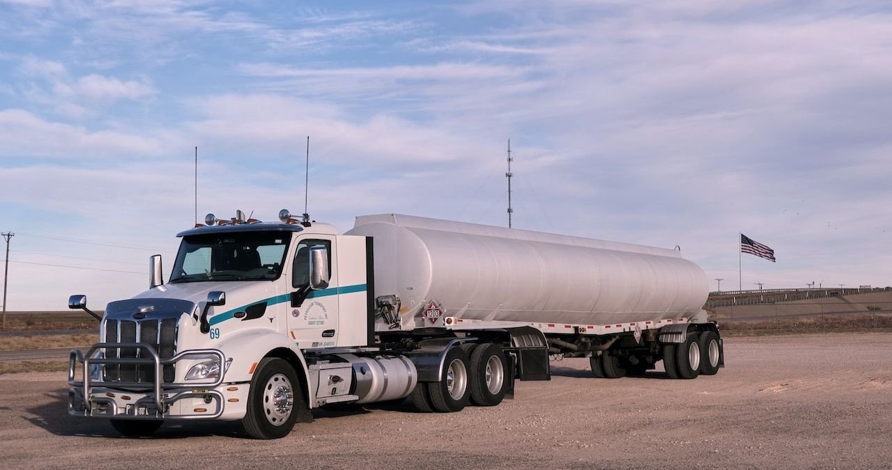 Fuel Tanker Price_ How to Calculate Your Transport Costs