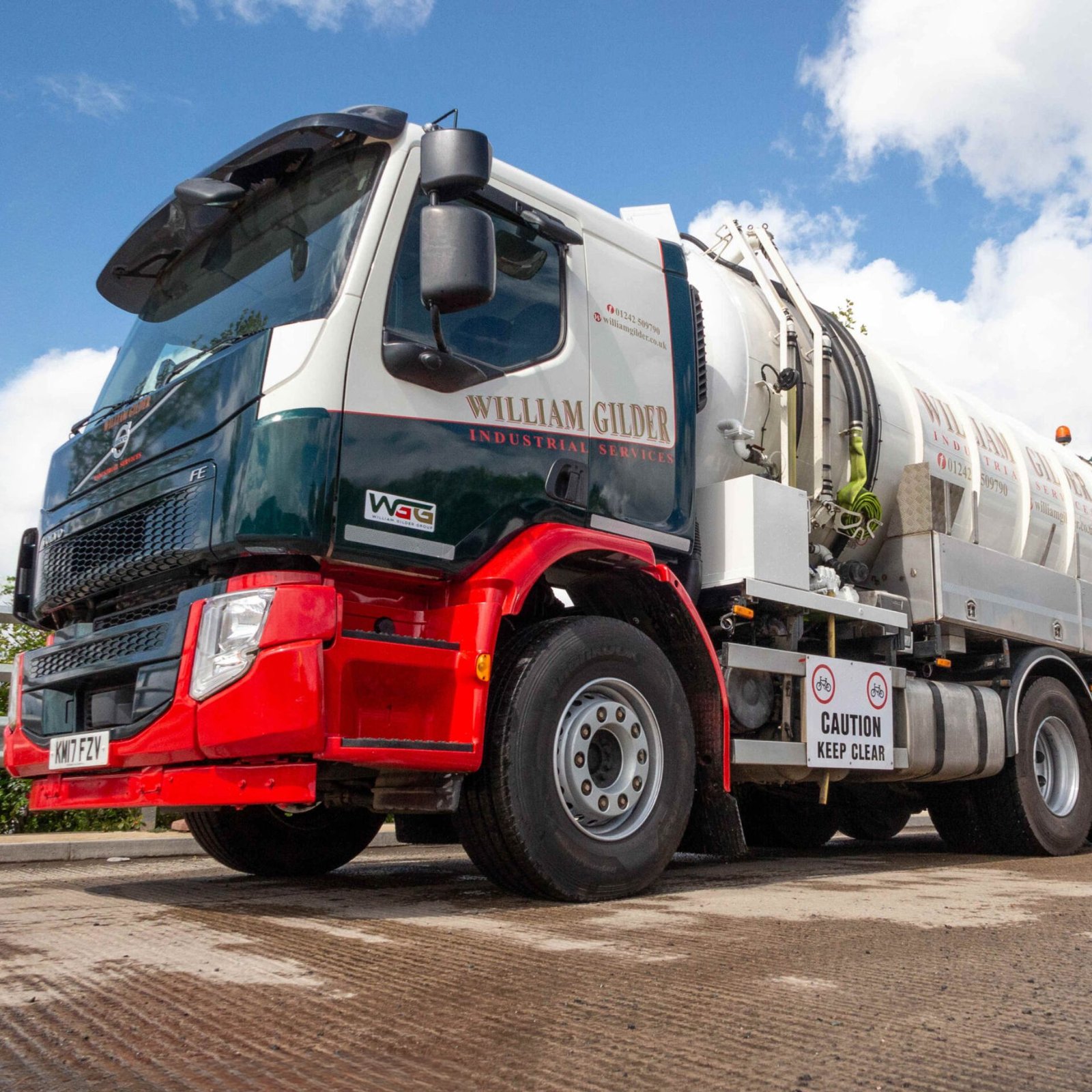 Vacuum Tanker Hire Services for Industrial & Commercial Needs